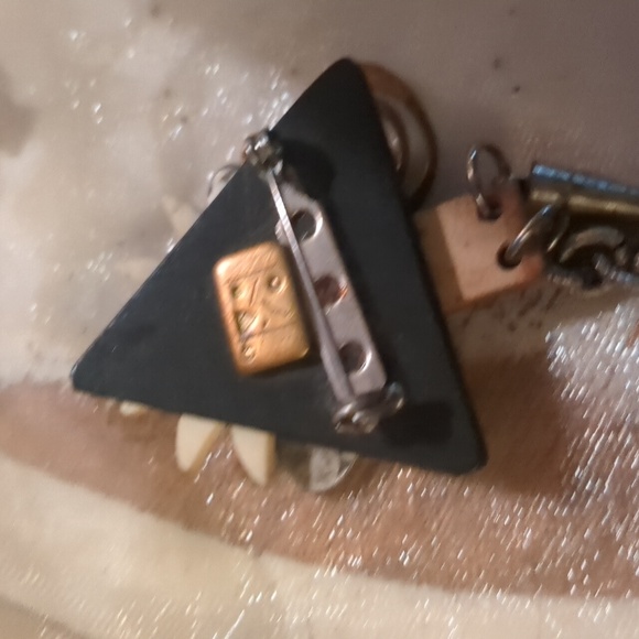 Vintage Metal Artistic Geometric Brooch - Picture 5 of 6